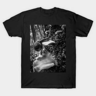 climbing snail T-Shirt